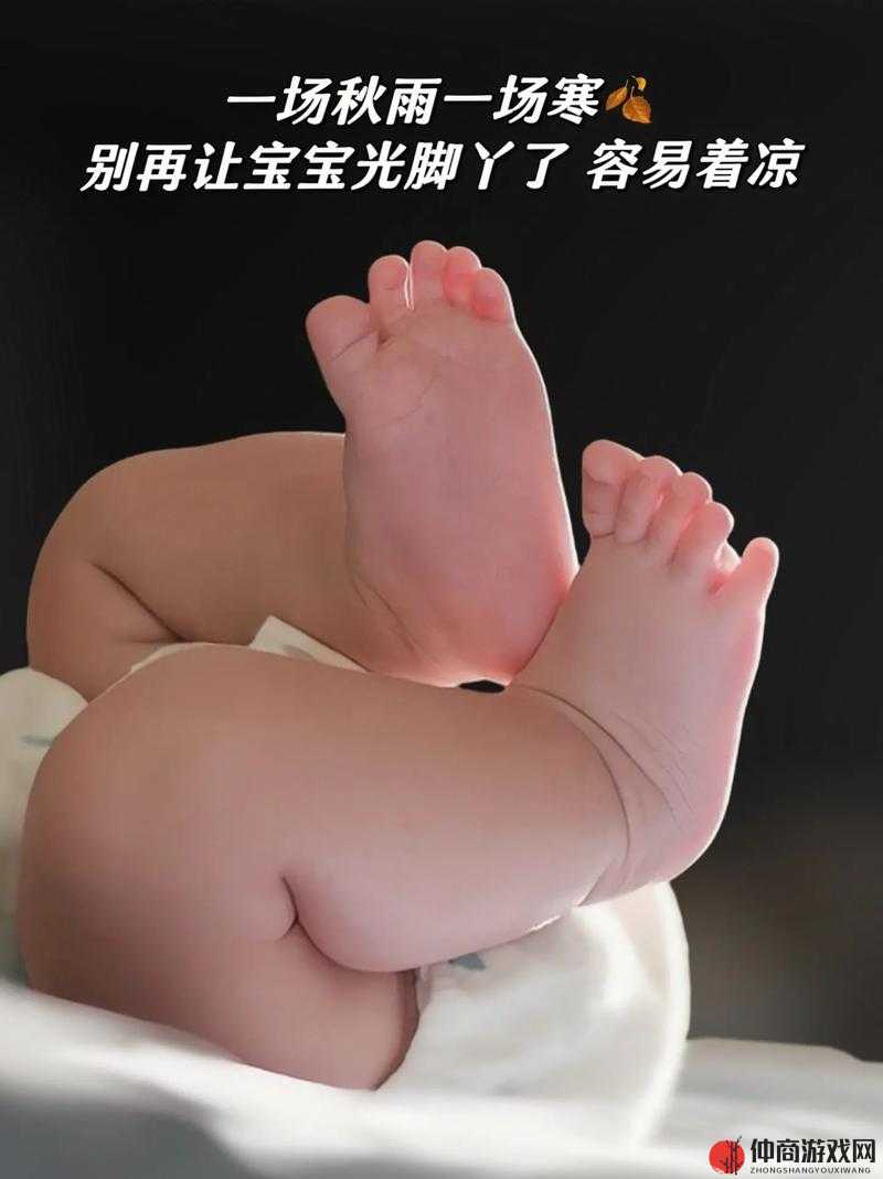 宝宝：把脚抬高，看镜子里的自己